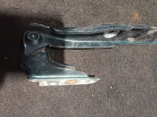 4B0823301D Петля капота левая Audi A6 C5 (S6,RS6) Арт 103233407, вид 4