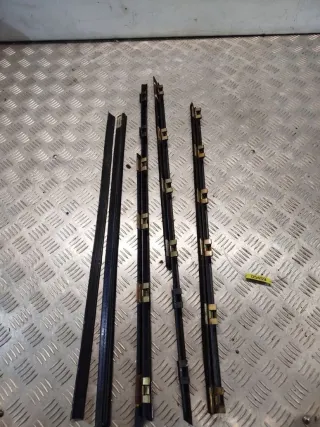  Молдинг стекла двери передней правой внутренний BMW 5 E34 Арт 05459, вид 2