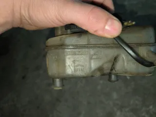  Бачок тормозной жидкости Mercedes S W126 Арт 103387726, вид 2