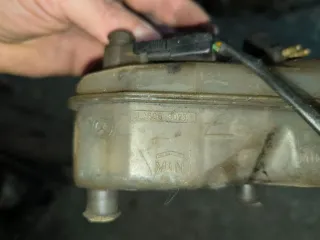  Бачок тормозной жидкости Mercedes S W126 Арт 103387730, вид 2
