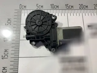 4F0837059 Доводчик двери Audi A6 C7 (S6,RS6) Арт 39121172, вид 1