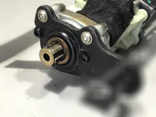 4F9959945,4F9910591,8R0827851A Моторчик (насос) подъема крышки багажника (3-5 двери) Audi Q5 1 Арт 49660511, вид 4