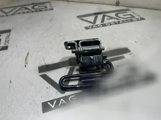 8E0833411E Петля двери задней левой Audi A6 C6 (S6,RS6) Арт 120722140, вид 3