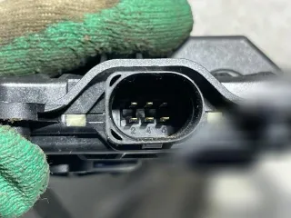 4E0837059 Доводчик двери Audi A8 D3 (S8) Арт 123062157, вид 5