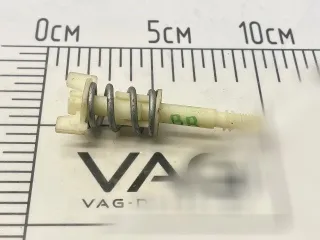 1K8945300 Кронштейн крепления фонаря заднего левого Volkswagen Jetta 6 Арт 145669831, вид 2