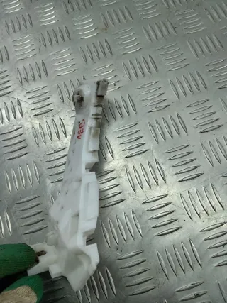  Кронштейн крепления бампера переднего Mazda 3 BK Арт 100122398, вид 1