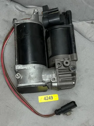 4430200241, 26071642, 61208, 10147B, 4329055534, 37206864215, 751423702 Компрессор пневмоподвески BMW 7 F01/F02 Арт 4249