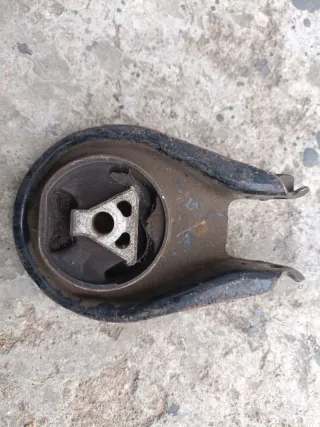 BP4K39040D Подушка крепления кпп Mazda 3 BK 1.6л Арт 85523515, вид 1