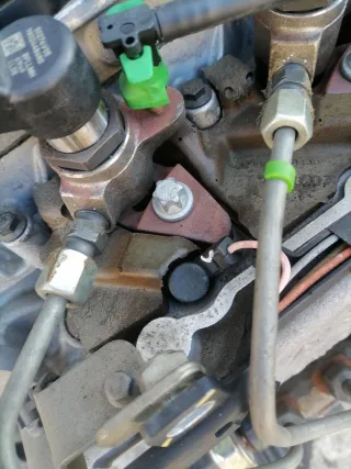 1982G3,9801927080,1613181280 СКОБА (КРОНШТЕЙН) КРЕПЛЕНИЯ ФОРСУНКИ Citroen C3 2 Арт 15032_30, вид 1