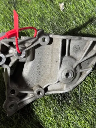 9808696880 Кронштейн компрессора кондиционера Citroen C4 2 Арт 5507752, вид 2