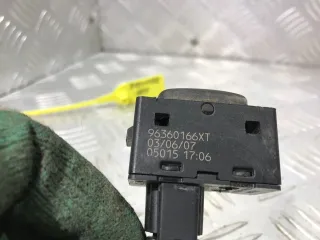 96360166 Кнопка стеклоподъемника заднего правого  Peugeot 407 Арт 3121F138583, вид 4