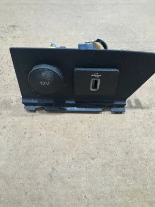  Разъем AUX / USB Ford Transit Custom Арт 15346, вид 1