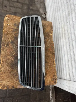 2108800583 Решетка радиатора Mercedes E W210 Арт 104981592, вид 1