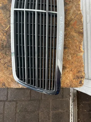 2108800583 Решетка радиатора Mercedes E W210 Арт 104981592, вид 2