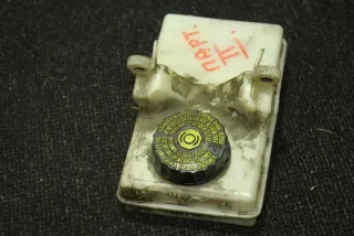 9680907780 Бачок тормозной жидкости Citroen Berlingo 1 Арт 104989713, вид 3