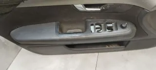  Обшивка двери передней левой (дверная карта) Audi A4 B6 Арт 105077647, вид 2