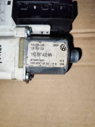 0130822229, 1K5837402AN, 1K0959702AE, 1K0959792P Моторчик стеклоподъемника передний правый Volkswagen Jetta 5 Арт 21489475, вид 3
