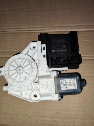 5M1837402,1K0959792C,0130822229,1K0959702E Моторчик стеклоподъемника передний правый Volkswagen Golf 5 Арт 46473958, вид 2