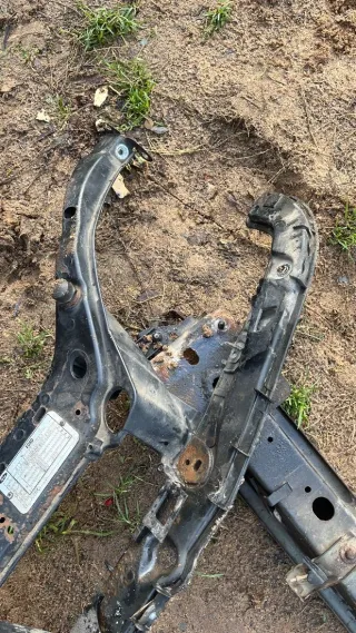  Передняя панель крепления облицовки (телевизор) Ford Focus 1 Арт 105369315, вид 3