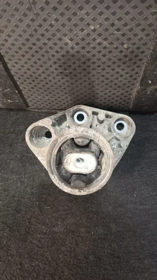 8E0599133 Подушка редуктора Audi A6 C5 (S6,RS6) Арт 105659292, вид 1