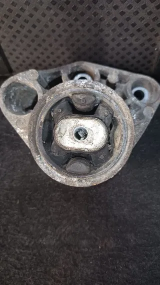 8E0599133 Подушка редуктора Audi A6 C5 (S6,RS6) Арт 105659292, вид 2