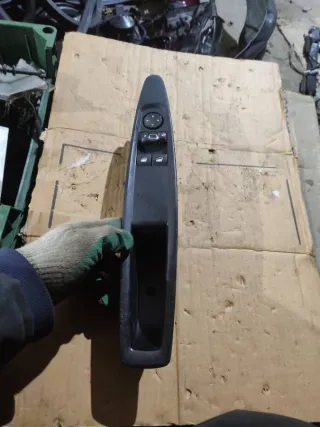  Блок управления стеклоподъемниками Citroen C4 1 Арт 105725178, вид 1