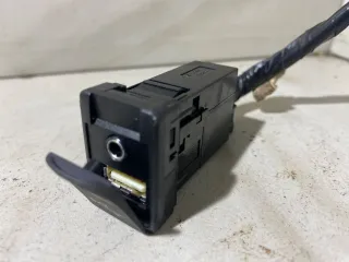  Разъем AUX / USB Toyota Yaris 3 Арт 106083290, вид 2