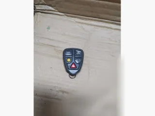  Брелок (пульт дистанционного управления) Volvo S60 1 Арт 136980425, вид 1