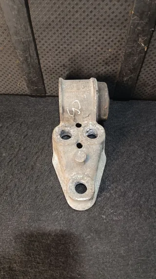 4B0501521E Кронштейн крепления балки подвески Audi A6 C5 (S6,RS6) Арт 106301501, вид 1