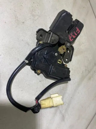  Замок крышки багажника Toyota Avensis 2 Арт 106713587, вид 1