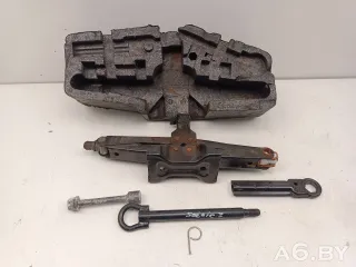 8200136215A,8101927,212193 Набор инструментов штатный Renault Scenic RX4 Арт 106721964, вид 1