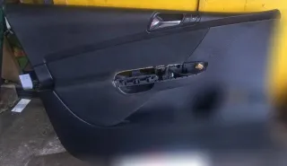  Обшивка двери передней левой (дверная карта) Volkswagen Passat B6 Арт 106808536, вид 1