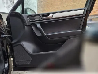  Обшивка двери передней правой (дверная карта) Volkswagen Touareg 2 restailing Арт 171630944, вид 1