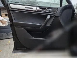  Обшивка двери (дверная карта) комплект Volkswagen Touareg 2 restailing Арт 171631018, вид 1