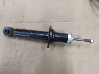  Амортизатор задний правый Nissan Almera N16 Арт 106834080, вид 1