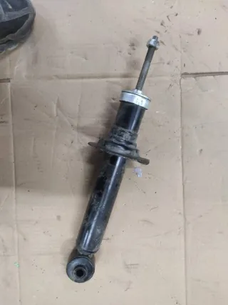  Амортизатор задний правый Nissan Almera N16 Арт 106834089, вид 1