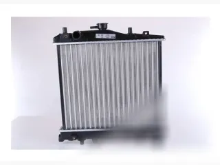 B10215200 Радиатор (основной) Mazda 121 1 Арт D148088286, вид 1