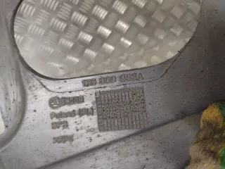 1Z0809953A Защита арок передняя левая (подкрылок) Skoda Octavia A5 Арт 106905516, вид 4