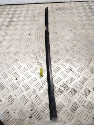  Молдинг стекла двери задней правой внутренний BMW 5 E34 Арт 01897, вид 1