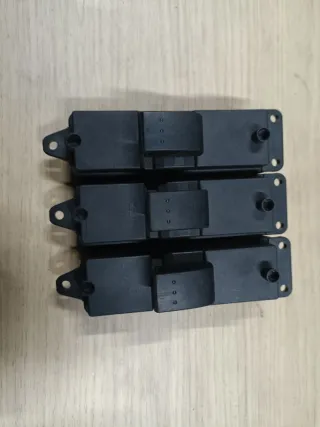 BP4L66380 Кнопка стеклоподъемника заднего левого Mazda 3 BK Арт 106971082, вид 1