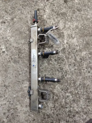 6M8G9D280AA Топливная рампа  Mazda 3 BK 2.3л Арт MT29099016, вид 1