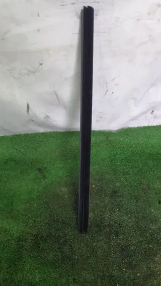  Молдинг стекла двери задней правой внутренний Mercedes E W211 Арт 107016021, вид 1