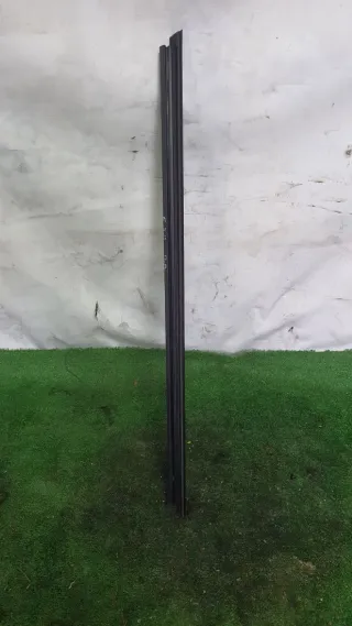  Молдинг стекла двери передней правой внутренний Mercedes E W211 Арт 107016043, вид 2