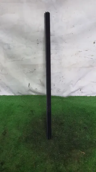  Молдинг стекла двери передней правой внутренний Mercedes E W211 Арт 107016043, вид 1