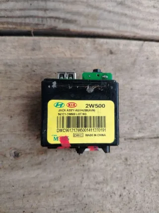961212W500 Разъем AUX / USB Hyundai Santa FE 3 (DM) Арт 107062049, вид 1
