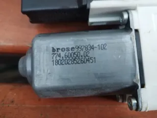 1400794780,965484100,941739 Моторчик стеклоподъемника передний левый Citroen C8 Арт 107292800, вид 9