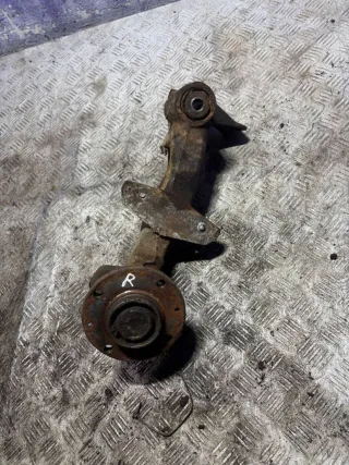  Кулак задний правый Citroen Xantia Арт 107474535, вид 1