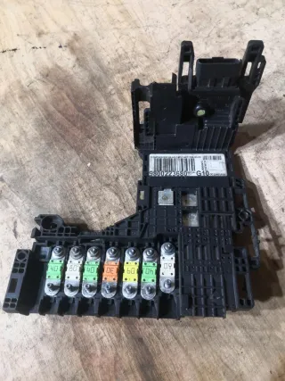 6500JE,9665878080,9665878180,9665878280,9665878380,9800223580,9805119280,9666851480,9805119580,9800223680,9805119780 Блок управления аккумулятором (АКБ) Citroen DS4 Арт 15554_2, вид 2