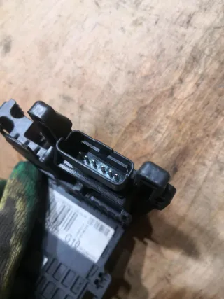 6500JE,9665878080,9665878180,9665878280,9665878380,9800223580,9805119280,9666851480,9805119580,9800223680,9805119780 Блок управления аккумулятором (АКБ) Citroen DS5 Арт 15553_1, вид 4