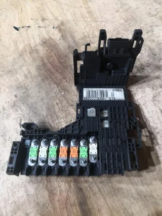 6500JE,9665878080,9665878180,9665878280,9665878380,9800223580,9805119280,9666851480,9805119580,9800223680,9805119780 Блок управления аккумулятором (АКБ) Citroen DS4 Арт 15553_2, вид 2